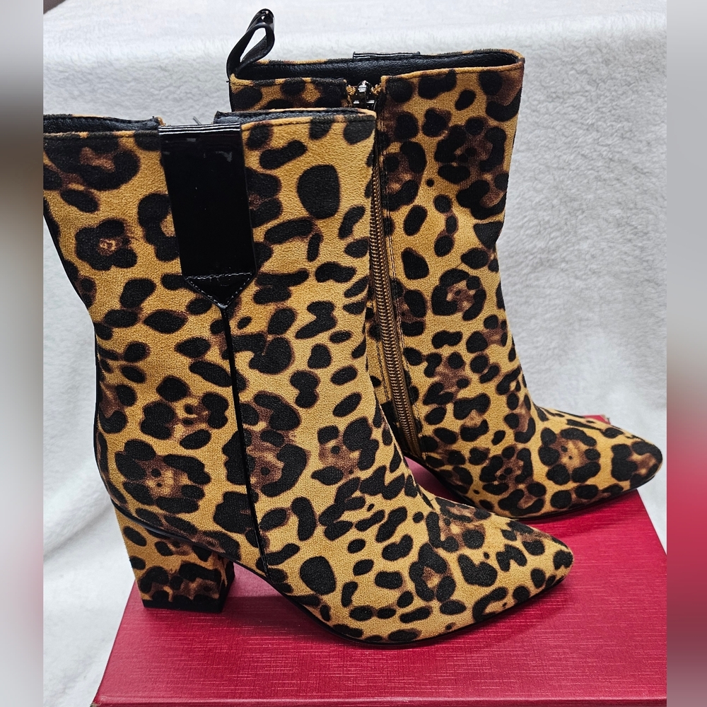 Womens Suede Leopard Print Boots With Square Heel Size 7.5 NEW - Picture 4 of 12